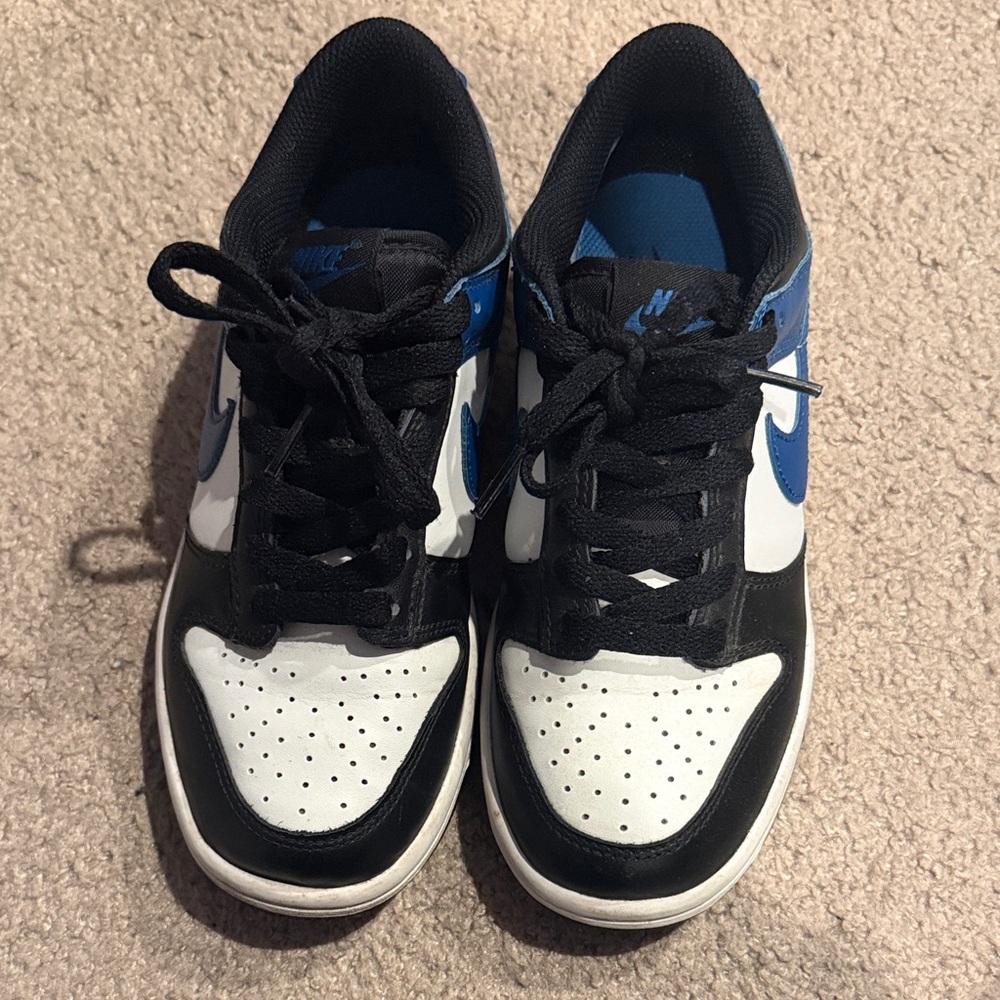 Nike Men's Black, Blue, and White Sneakers